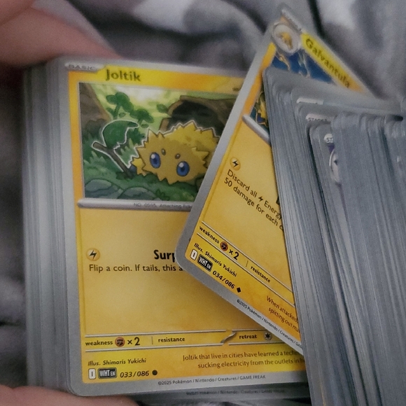 Pokemon Cards Bulk - Picture 5 of 5